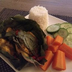 A picture of Pepes Ayam Kemangi (Indonesian Chicken Dish with Sweet Basil).
