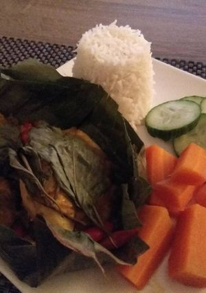 A picture of Pepes Ayam Kemangi (Indonesian Chicken Dish with Sweet Basil).
