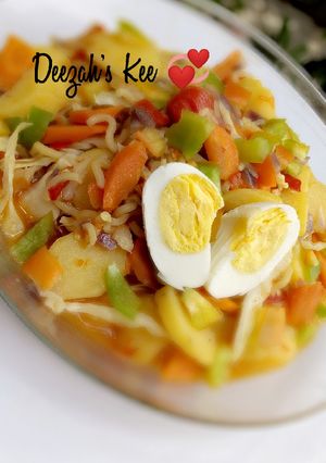 A picture of Veggies Noddles Soup.