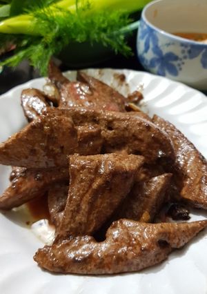 รูปของ ตับหมูทอดกระเทียมพริกไทย