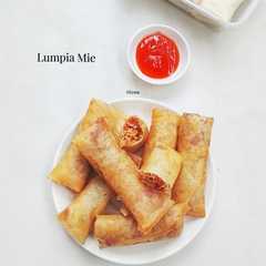A picture of Lumpia Mie.
