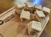 Una foto de crackers de arroz