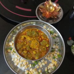 A picture of Gujarati favorable valor and dhokli nu shaak.
