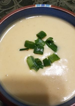 A picture of Cheesy Cauliflower and Potato Soup.