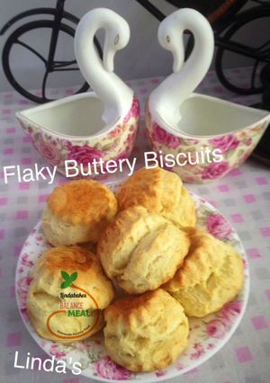 Hình của món Flaky Buttery Biscuits.