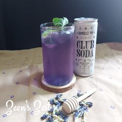 A picture of Butterfly Pea flower Mojito.