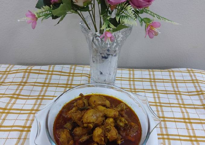 Andhra style chicken curry masala