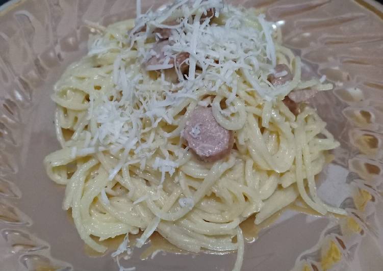 Langkah Mudah untuk Menyiapkan Spaghetti Carbonara Sosis, Enak Banget
