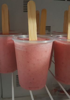 Una foto de Paletas heladas de leche búlgara