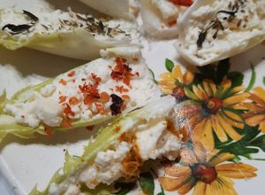 Una foto de Endivias con pastita de roquefort un clásico a mi manera