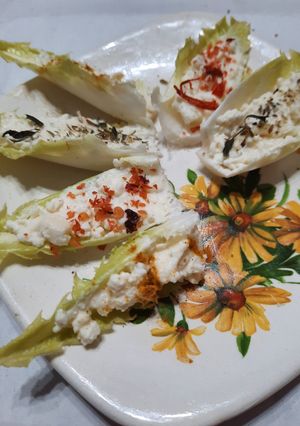 Una foto de Endivias con pastita de roquefort un clásico a mi manera