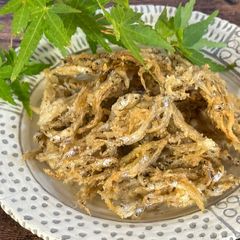 A picture of Crispy Baby Fish Fry.