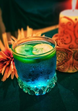 ব্লু মুন ড্রিংক্ রেসিপির প্রধান ছবি