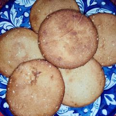 Meethi crunchy Tikkiyan A picture of Meethi crunchy Tikkiyan.