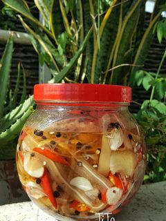 Hình của món Tai heo ngâm giấm.