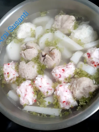 Langkah Mudah untuk Membikin Resep 32.Kuah Lobak Putih Pentol Bakso yang Lezat Sekali Anti Ribet, Mantap Sekali
