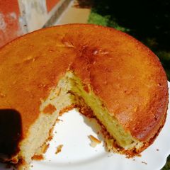 A picture of Soft lemon cake.