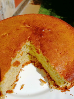 A picture of Soft lemon cake.