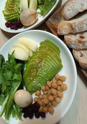 和風醬酪梨鷹嘴豆生菜盤 的食譜成品照片