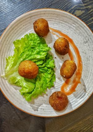 A picture of Paneer croquettes.