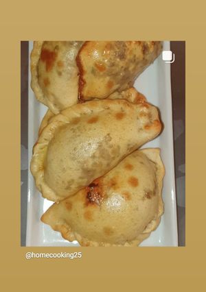 Une photo de Pastels sénégalaise et sa sauce 🥟