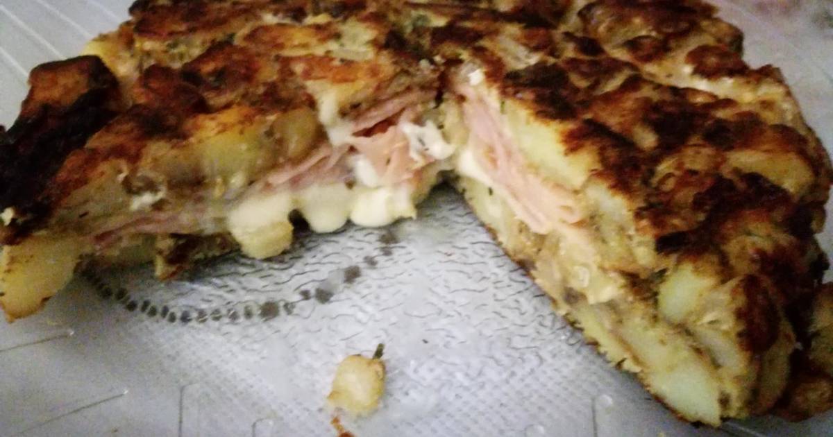 Tortilla de papa RELLENA Receta de Marianela Cookpad