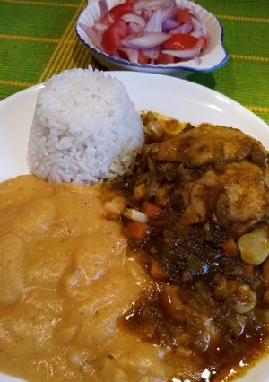 Una foto de Pallares con Seco de Pollo