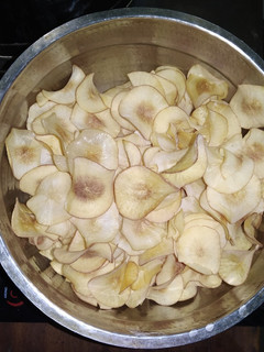 குச்சி கிழங்கு சிப்ஸ் (Kuchi kilanku chips recipe in tamil) செய்முறை முக்கிய புகைப்படம்