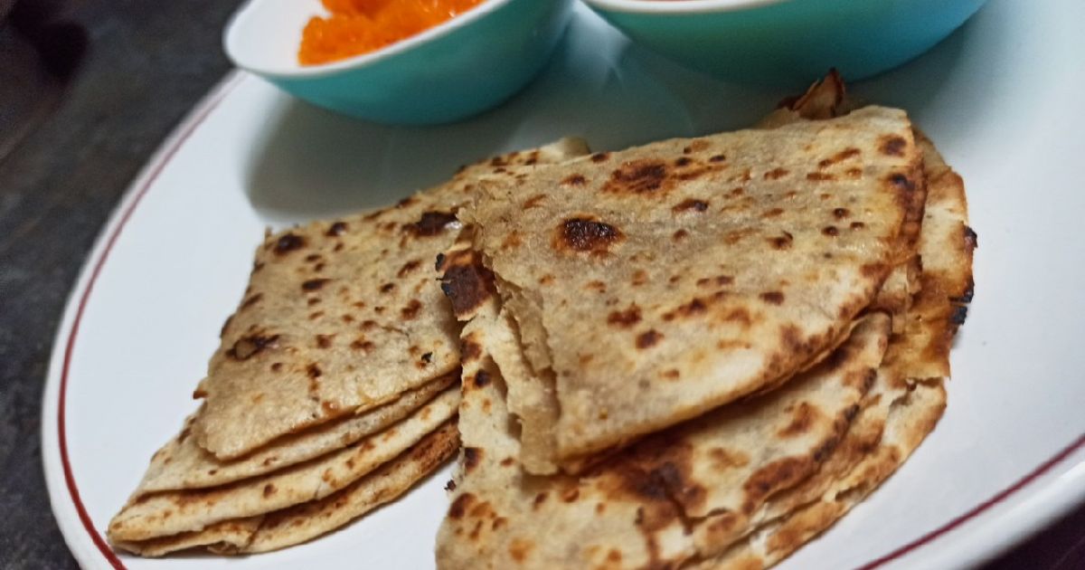 Karari Roti नमक अजवाइन की करारी रोटी (Namak Ajwain Ki Karari Roti Recipe In Hindi ...