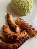 Pulpo a la parrilla con arroz y palta
