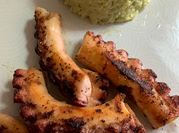Una foto de pulpo con mayonesa
