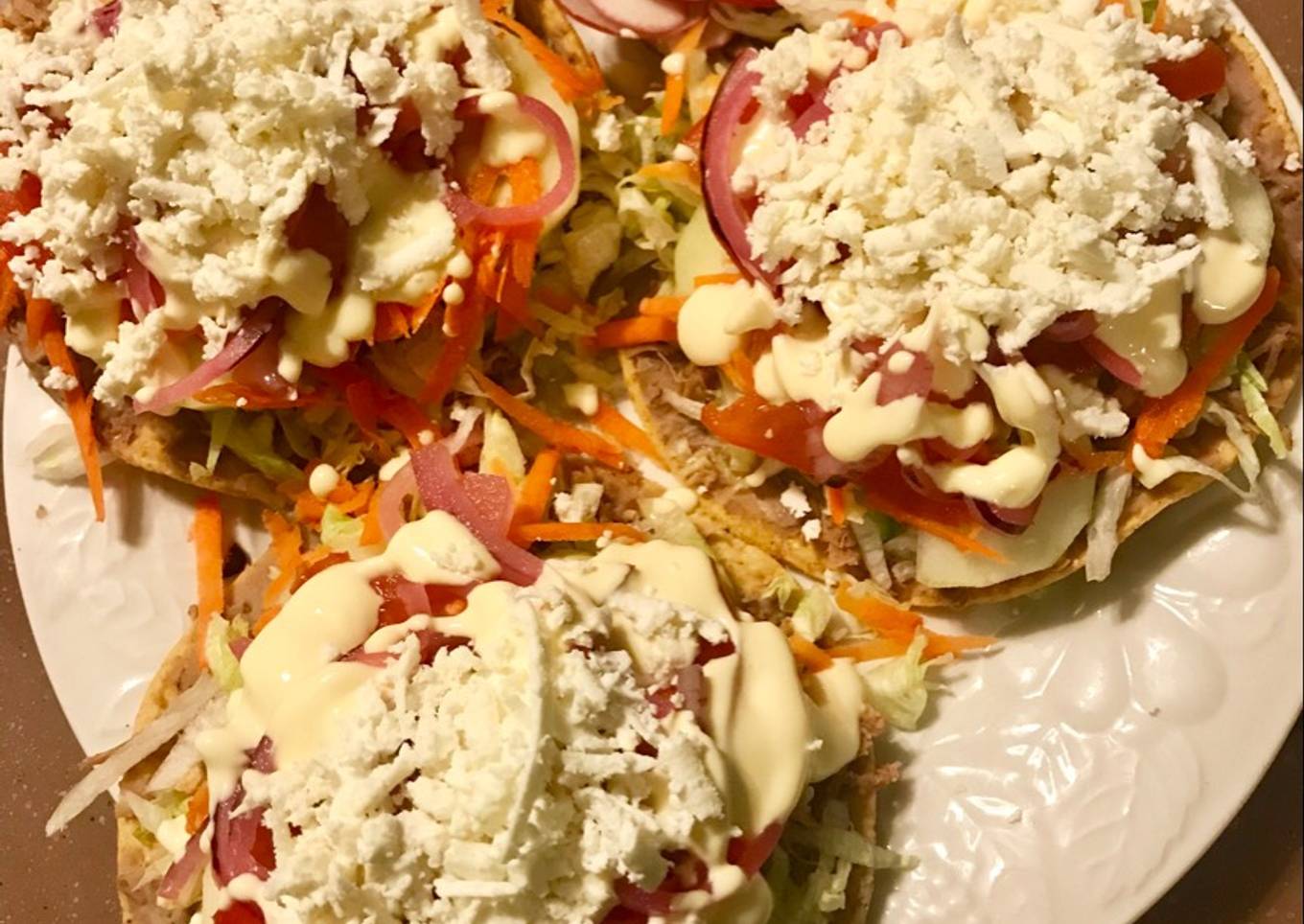 Tostadas de carne deshebrada