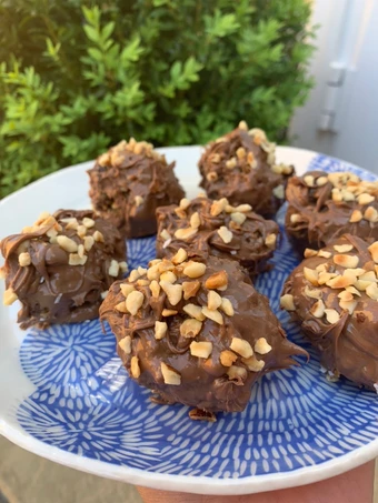 Recipe Granola and chocolate energy ball the Delicious Can spoil the tongue