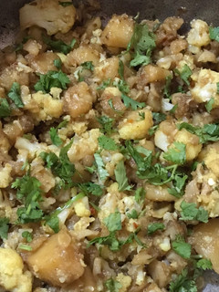 A picture of Aloo gobhi.