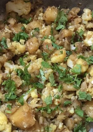 A picture of Aloo gobhi.