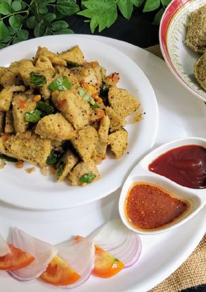 A picture of Navaratna Dal and Lentil Masala Idli.
