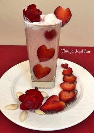 A picture of Healthy Chia seeds oats Strawberry Smoothie.