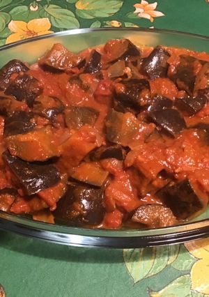 Une photo de Aubergines violettes aux tomates, gingembre et paprika
