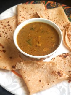અડદ ની દાળ (Urad Dal Recipe In Gujarati) રેસીપી મુખ્ય ફોટો