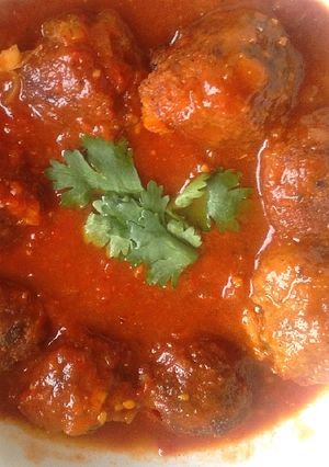A picture of Meat balls in sauce.