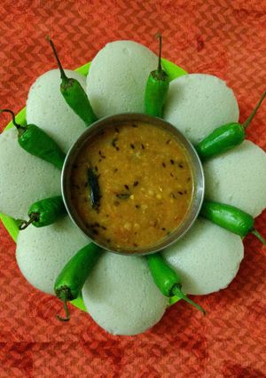 மெது மெது இட்லி செய்முறை முக்கிய புகைப்படம்