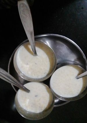 દૂધ પૌંઆ (Doodh Poha Recipe In Gujarati) રેસીપી મુખ્ય ફોટો