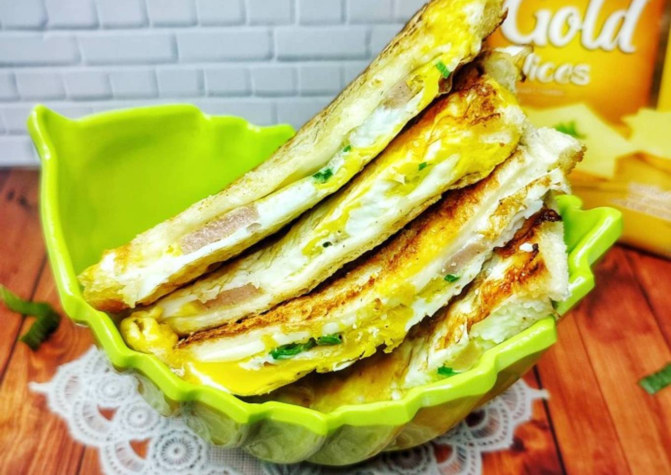 Cheese Egg Roast (Roti Panggang Telur Keju)