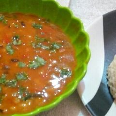 A picture of Lobiya with rice.
