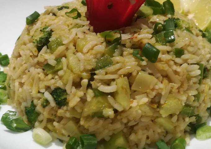 Thai Green Curry Fried Rice (Kao Pad Gang keaw Waan)