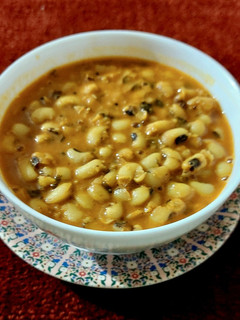 ખટમીઠા સફેદ ચોળા (Black Eye Beans Sabji Recipe In Gujarati) રેસીપી મુખ્ય ફોટો