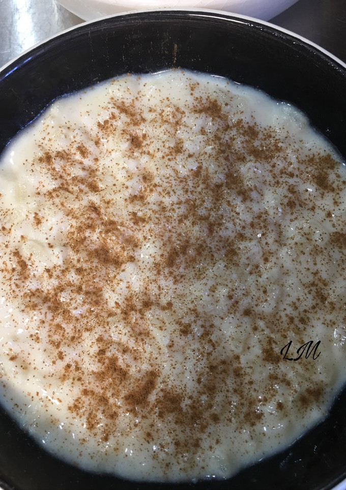 Una foto de Arroz con leche en microondas
