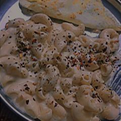 A picture of White sauce pasta ✨.
