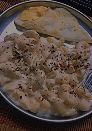 A picture of White sauce pasta ✨.