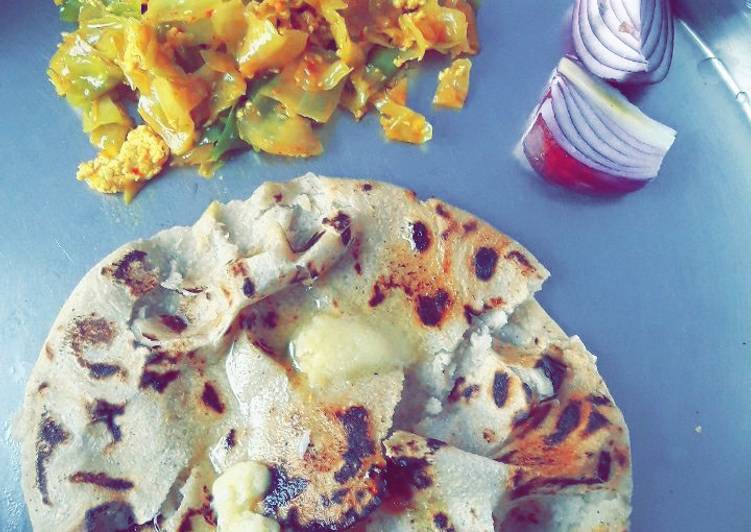 Makki Ki Roti with Paneer Gobi🍲